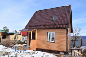 karkasnyj-dachnyj-dom-s-mansardoj-photo-1.jpg
